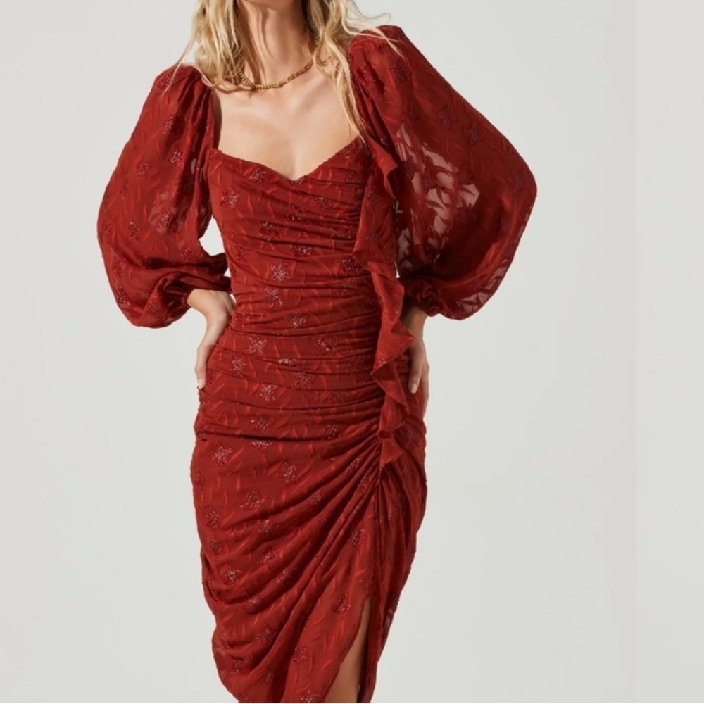 Astr Red Long Sleeve Ruched Dress